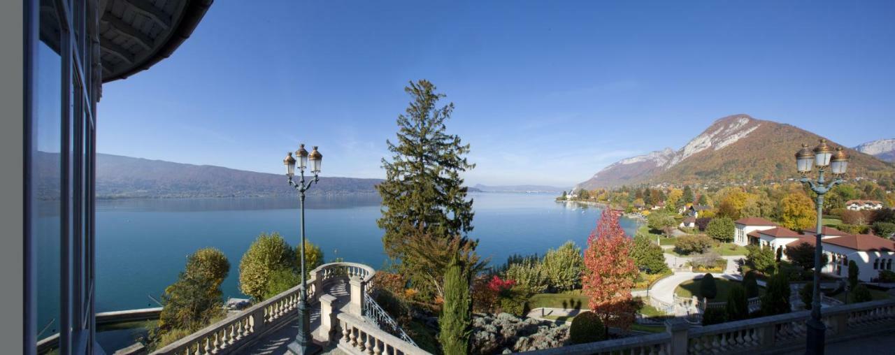 Le Palace De Menthon Экстерьер фото View of the lake from the town